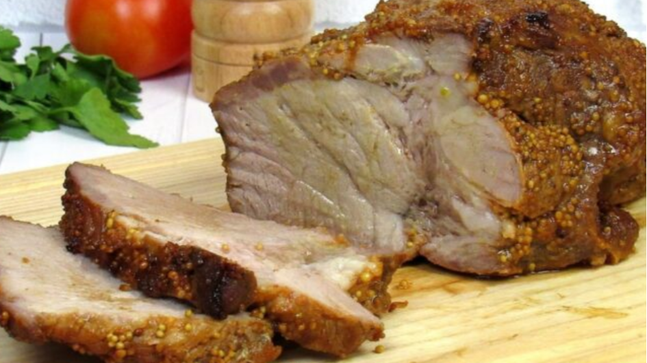 Як приготувати смачну і соковиту буженину у духовці