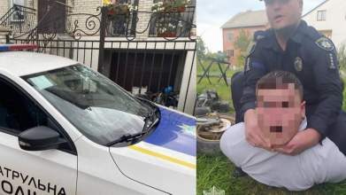 У Львові чоловік кинув дві гранати в авто поліції