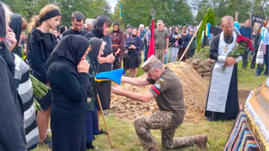 Не встиг створити сім’ю і потішити батьків онуками: на Волині поховали молодого Героя Андрія Денисюка