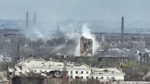 росіяни готуються кидати 3-тонні бомби на завод "Азовсталь"