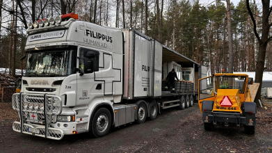 Вікна, двері, генератори та пічки: зі Швеції на Волинь приїхали три вантажівки гумдопомоги