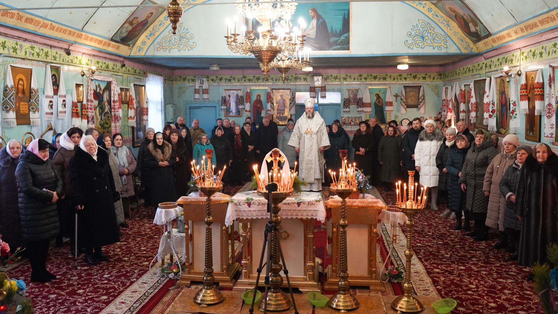 Владика Михаїл очолив празник Михайлівської парафії у Луцьку і нагородив духовенство та парафіян
