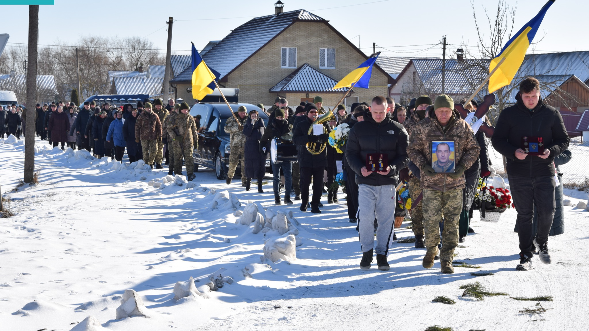 Осиротіли донечка і син: на Волині попрощалися із 43-річним Героєм Вікторем Веремійчиком