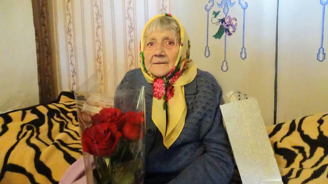 Має четверо внуків і семеро правнуків: бабуся з Волині відзначила 95-річчя