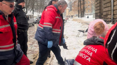 брила льоду впала на 16-річного хлопця у Львові