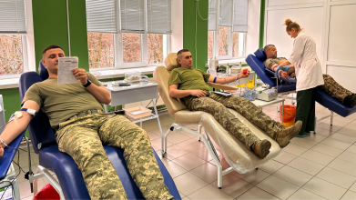 Волинські прикордонники здали кров, аби врятувати життя пораненим