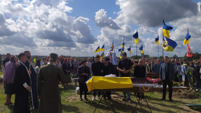 Загинув понад 9 місяців тому: на Волині попрощалися з Героєм Олегом Оліферчуком