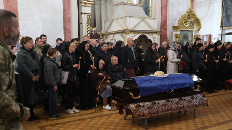У Луцьку в один день прощалися з трьома Героями - Сергієм Кравченком, Андрієм Крачуновим та Олексієм Каплуном