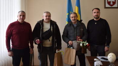 Понад 100 разів здали кров: двоє волинян стали заслуженими донорами України