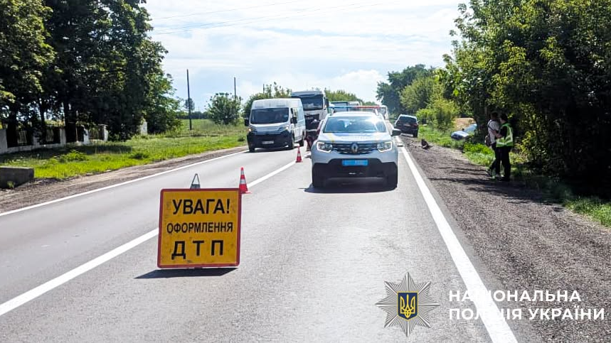 Житель Волині виїхав на зустрічну смугу та потрапив у ДТП на Рівненщині: водія госпіталізували