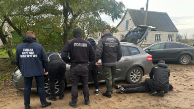 На Волині затримали рівнянина, який за 11,5 тисячі доларів намагався переправити ухилянтів за кордон