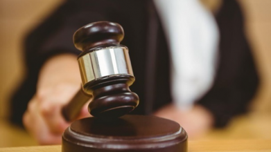 В Україні суд проти волі дружини покійного чоловіка постановив передати половину ембріонів його батькам