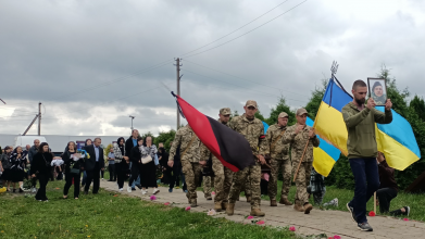 3-річна донечка втратила батька: на Волині віддали останню шану молодому Герою Гнату Валеру