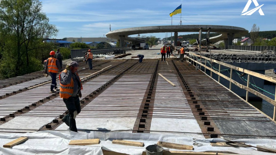 Житомирська траса буде відкрита для вантажних автомобілів до кінця травня