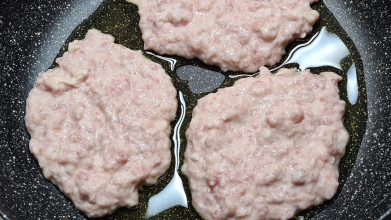 Як приготувати ліниві чебуреки без тіста за 15 хвилин