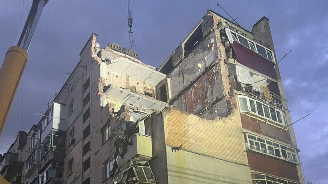 Які місця в квартирі багатоповерхівки найбезпечніші в разі обстрілу - забудьте про ванну