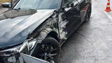 На проспекті Перемоги BMW врізався в електроопору – деталі ДТП