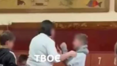 вчителька штовхула учня у Рівному
