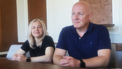 48 поїздок в Україну: історія волонтера з Британії, який приїхав на Волинь попрощатися з другом-Героєм