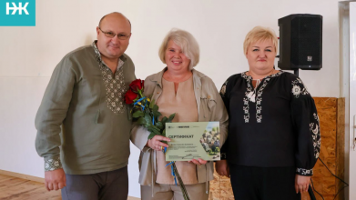 Важко поранений ветеран з Волині отримав сертифікат на придбання житла: документ вручили матері