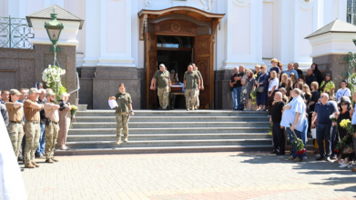 Загинув чотири місяці тому: у Луцьку попрощалися із 54-річним Героєм Едуардом Павловським