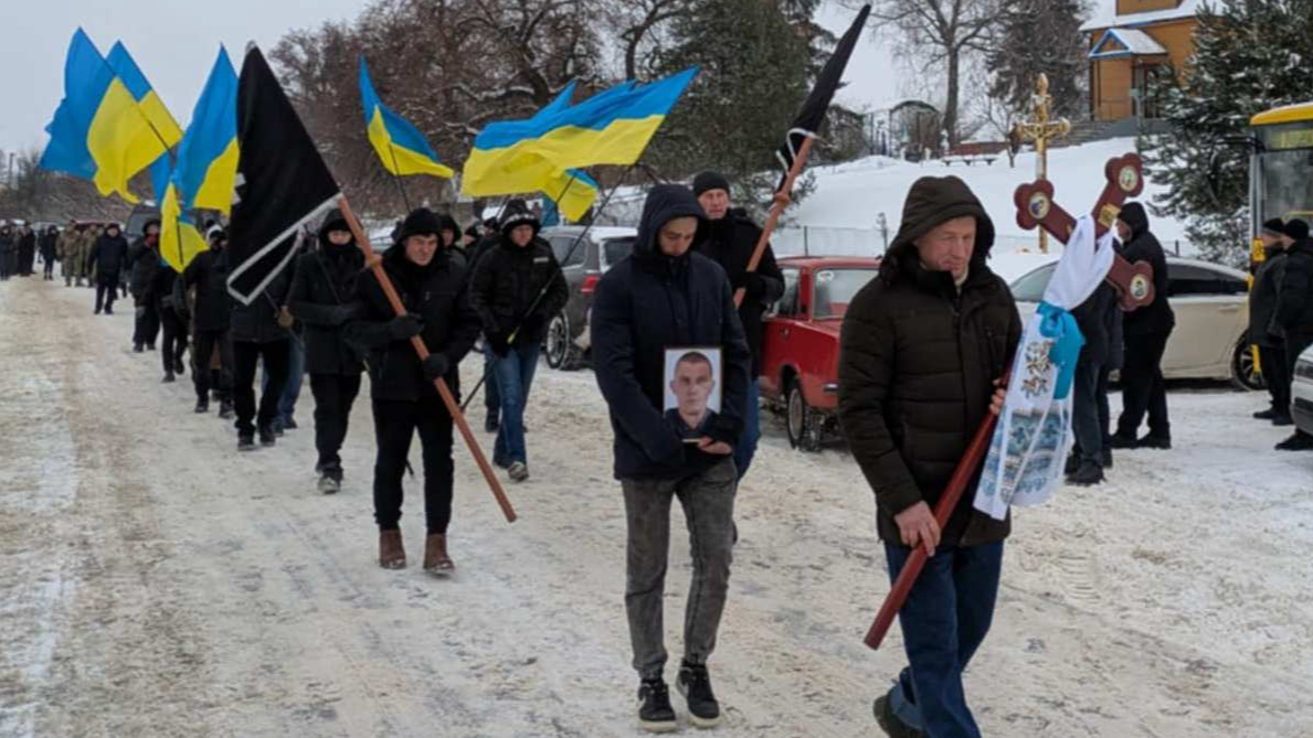 З перших днів війни став на захист України: на Волині провели в останню путь воїна Миколу Положевця