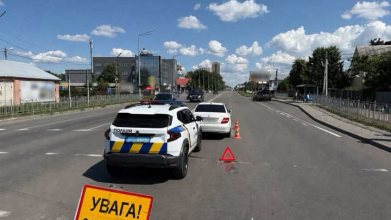 У Луцьку чоловік потрапив під колеса авто й отримав за це штраф - що відомо