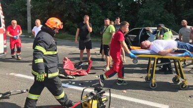 Під Луцьком в аварії постраждало семеро людей, серед них - дитина