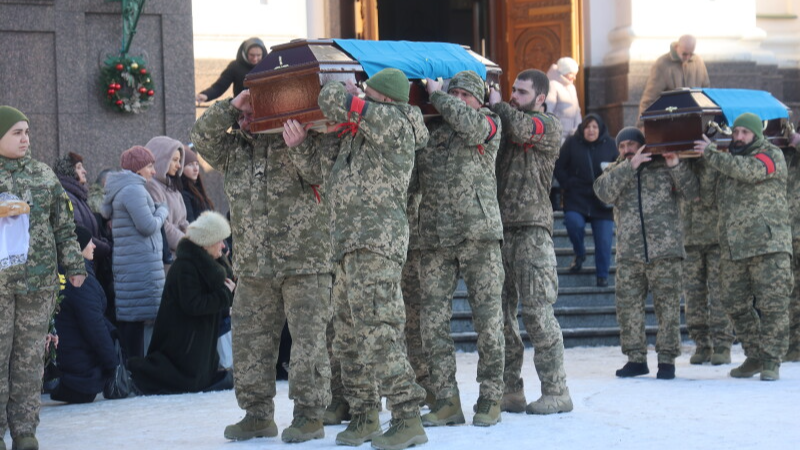 Місто у жалобі: в Луцьку попрощалися з Героями, які загинули, захищаючи Україну