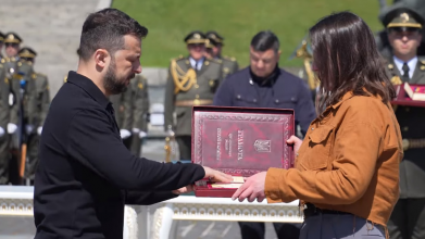 Президент вручив рідним 24-річного Героя України з Волині «Золоту зірку»