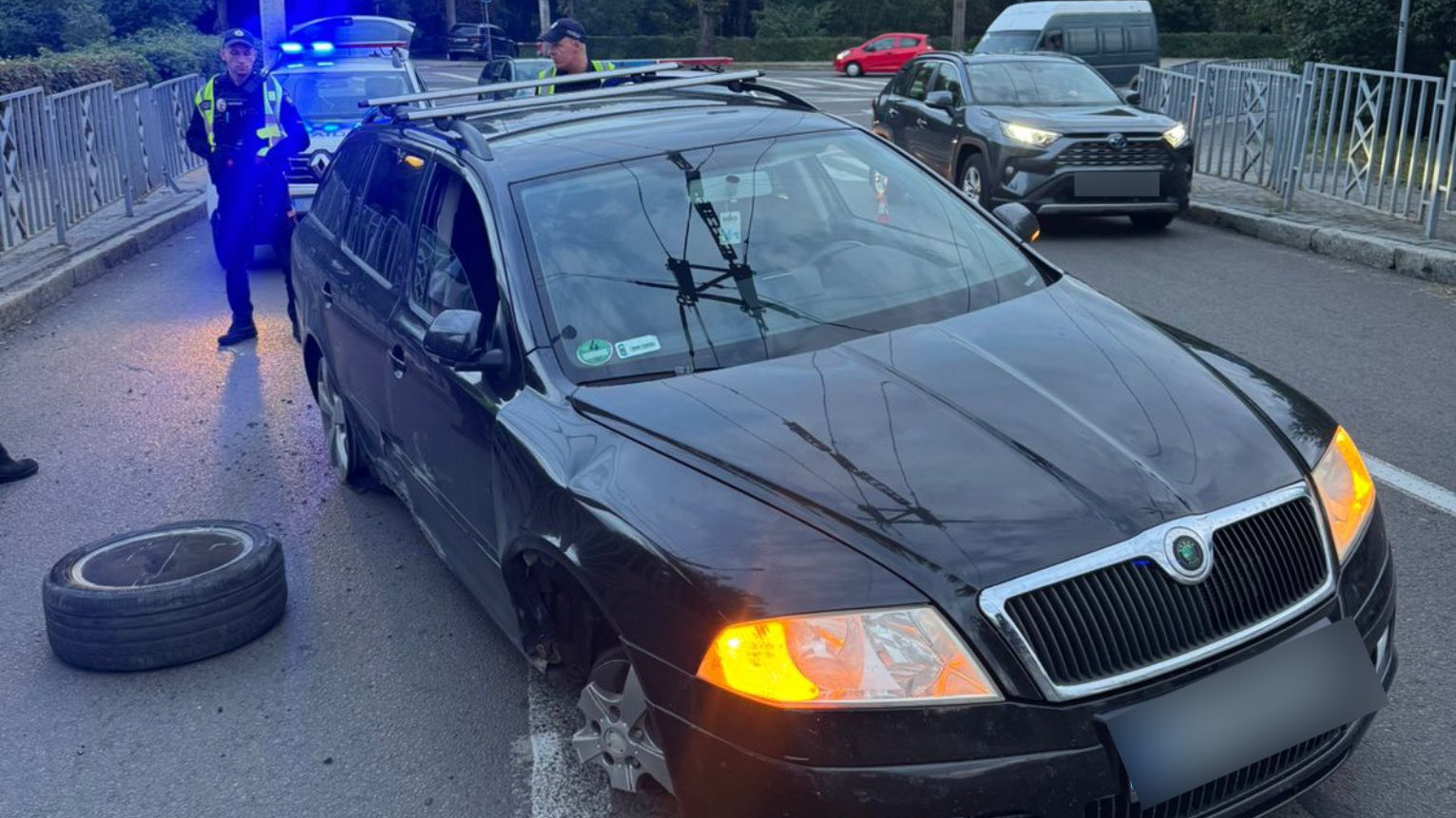 У Луцьку п’яний водій без посвідчення врізався в огорожу та відмовився від огляду