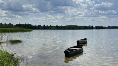 Підходить для риболовлі та відпочинку: показали озеро на Волині