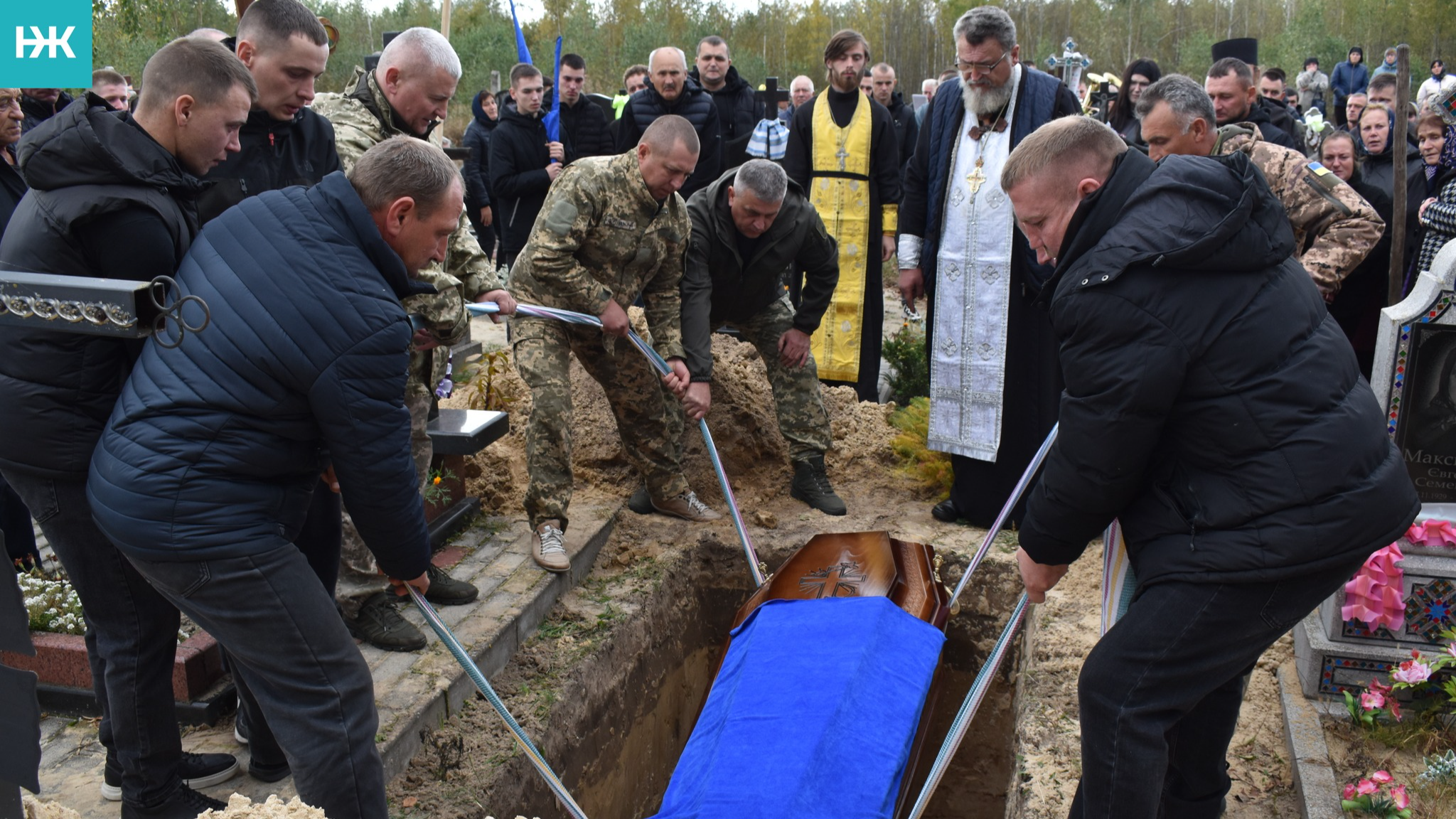 Громада у жалобі: на Волині в останню дорогу провели молодого захисника Станіслава Банара