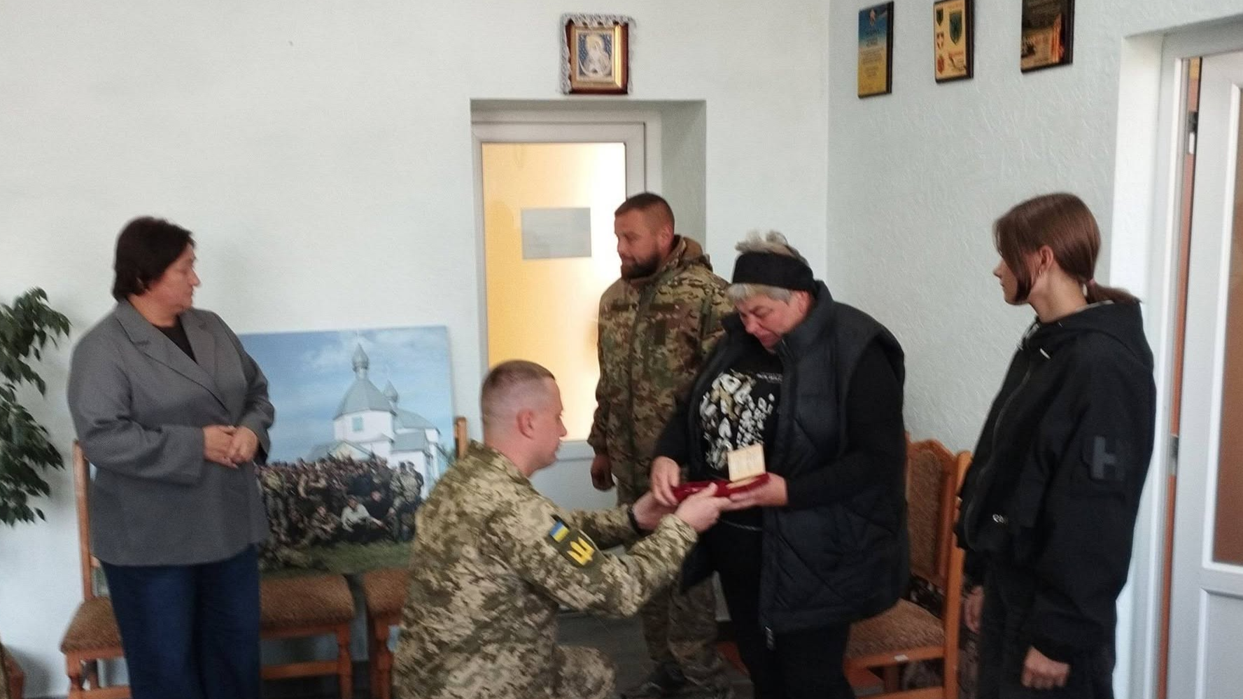 Служив на найважчих напрямках фронту: рідним захисника з Волині вручили його посмертну нагороду