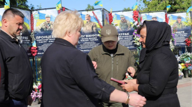 Загинули за Україну: на Волині родинам полеглих Героїв вручили державні нагороди