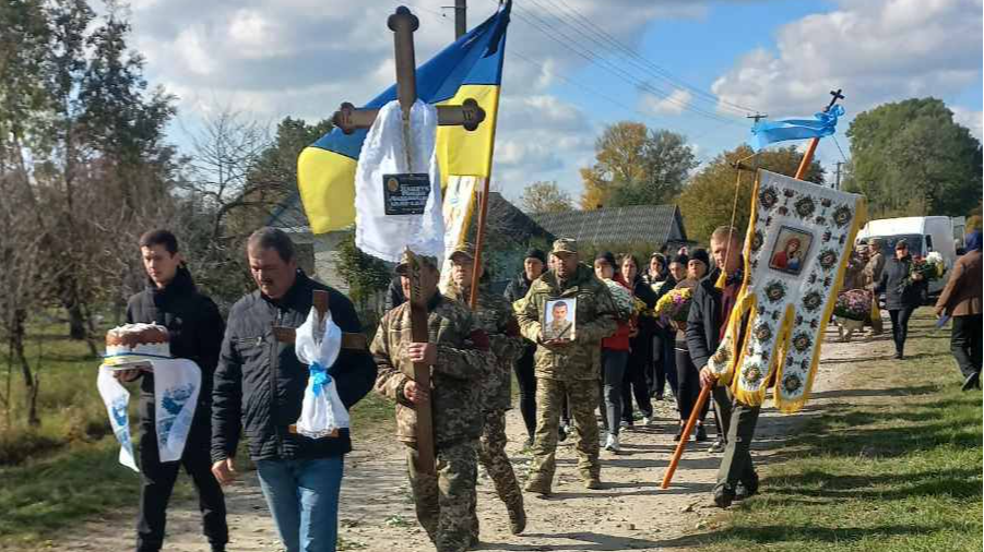 Йому було лише 28: на Волині провели в останню путь Героя Романа Ткачука
