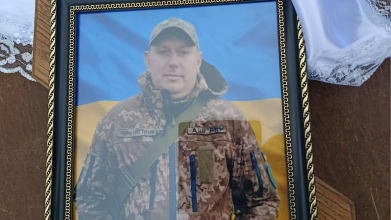 На Волині попрощалися з воїном-добровольцем Олексієм Лошаком