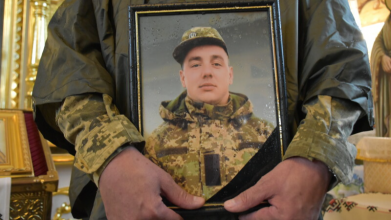 Навіки 29: у Луцькій громаді попрощалися з Героєм Назарієм Корольчуком
