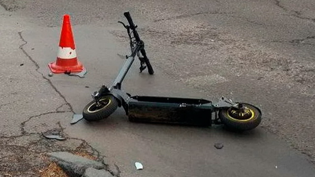 Поблизу Луцька 11-річний хлопець на самокаті потрапив під вантажівку