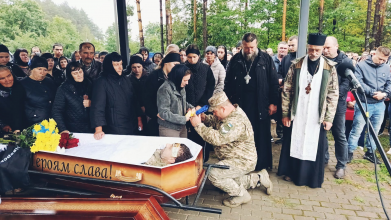 На Волині в останню путь провели 35-річного захисника Володимира Медведюка
