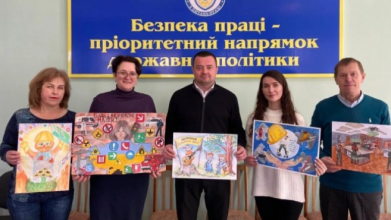 Школярки з Любешівщини виграли обласний конкурс малюнків про охорону праці