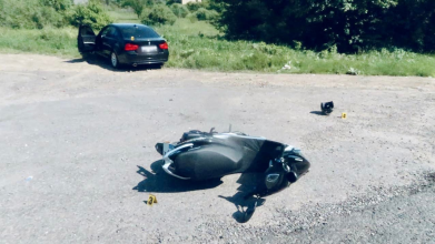 ДТП на Волині: автомобіль збив скутериста, його госпіталізували