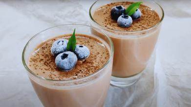 Як приготувати низькокалорійний десерт з ряжанки і какао