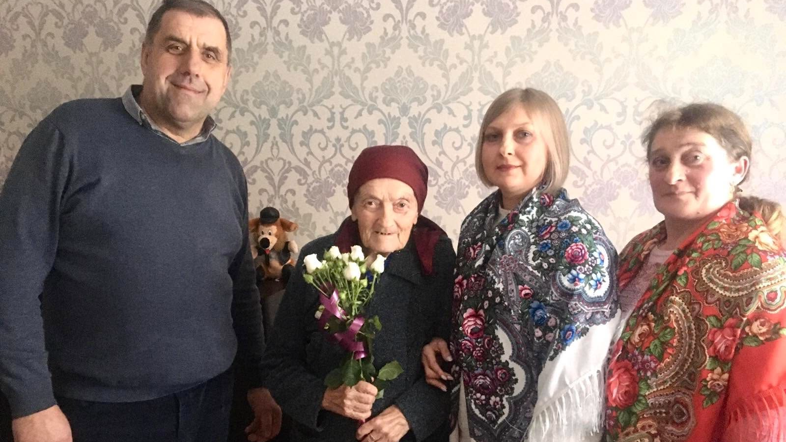 Має двох онуків і вже тішиться двома правнуками: бабуся з Волині відзначила 91-річчя