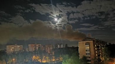 Вогонь видно в інших районах: у Москві спалахнула сильна пожежа. Відео