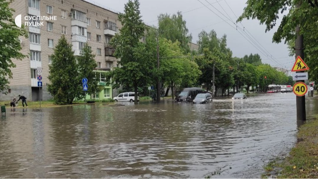 Погодні рекорди: на Волині за добу випала половина місячної норми опадів