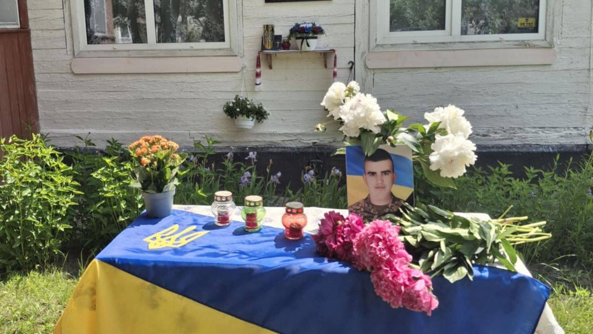 Навіки 23 роки: молодому Герою з Волині відкрили меморіальну дошку