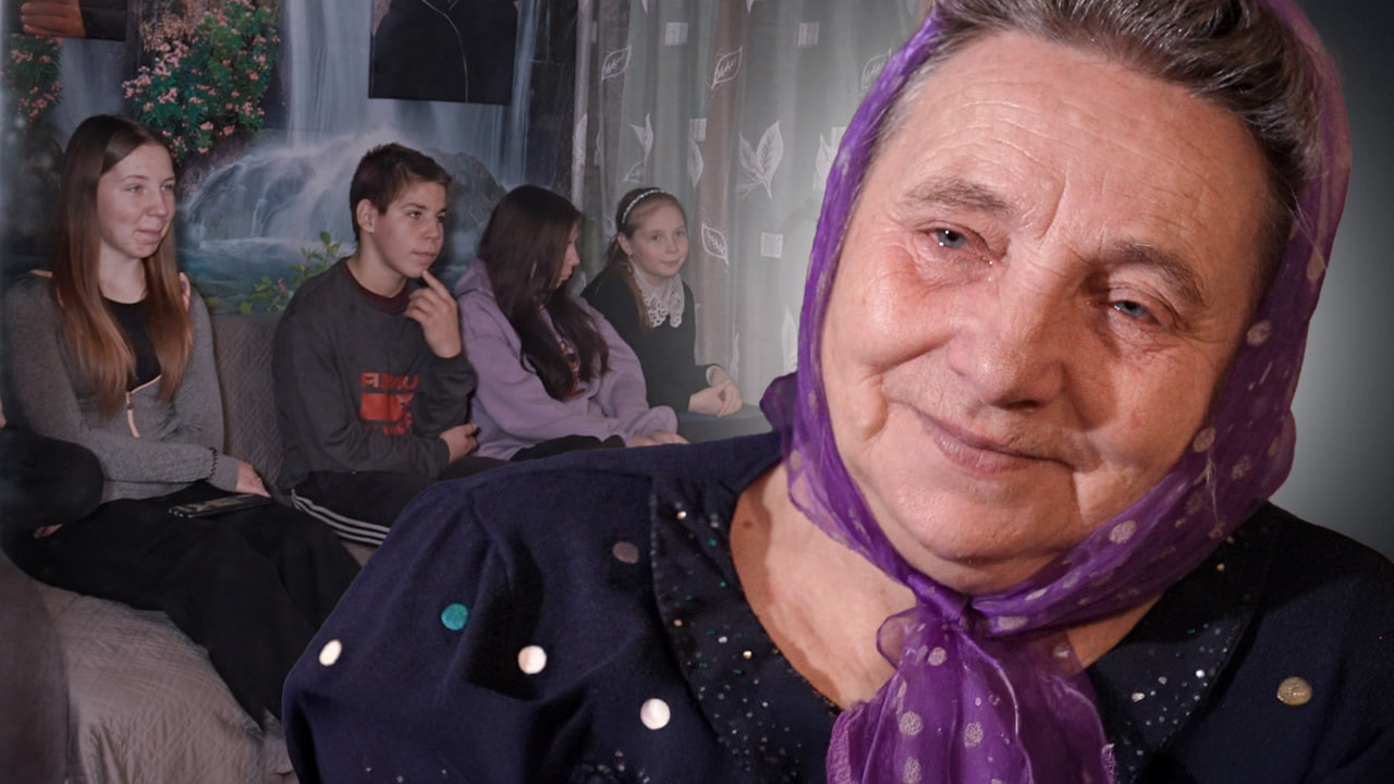 Матір позбавили прав, а батько зник на війні – 67-річна волинянка взяла під опіку шістьох онуків. Відео