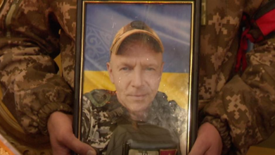 Навіки 54: у Луцьку попрощались з Героєм Олександром Житковським