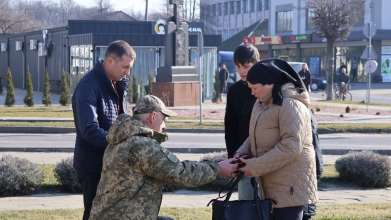На Волині дружині та дітям Героя вручили його посмертну нагороду